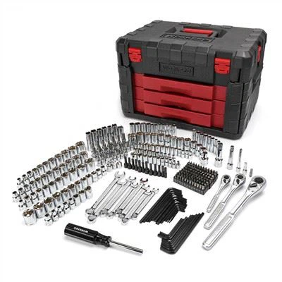 Set completo di strumenti di meccanica